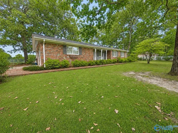 1901 Morningside Dr NW, Hartselle, AL 35640
