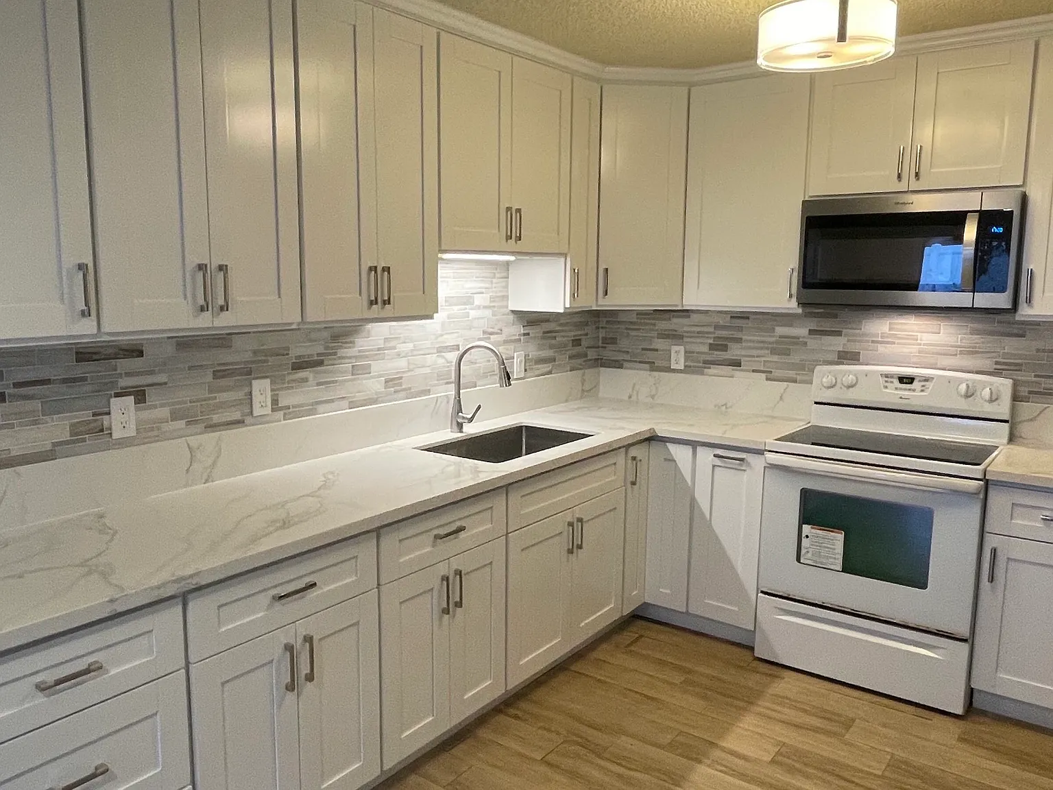 3 bed, 1120 sqft, $3,500 — Photo 4