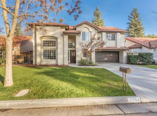 9204 N Green Meadows Ln, Fresno, CA