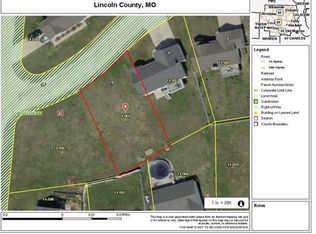 16 Grayhawk Dr, Winfield, MO 63389