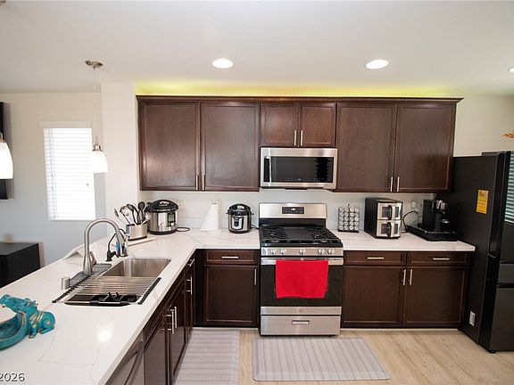 5th image of 9955 Heritage Desert St
