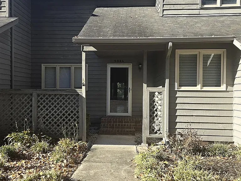 3046 Laurel Springs Dr — Photo 32