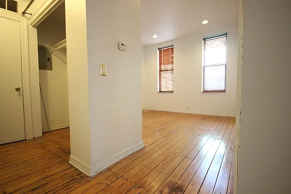 Rented by Nooklyn NYC LLC | media 24