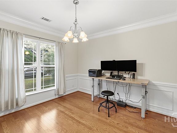 5th image of 124 Magnolia Drive