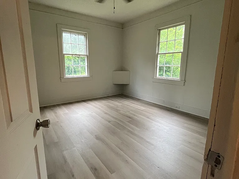 32 Ames St — Photo 3