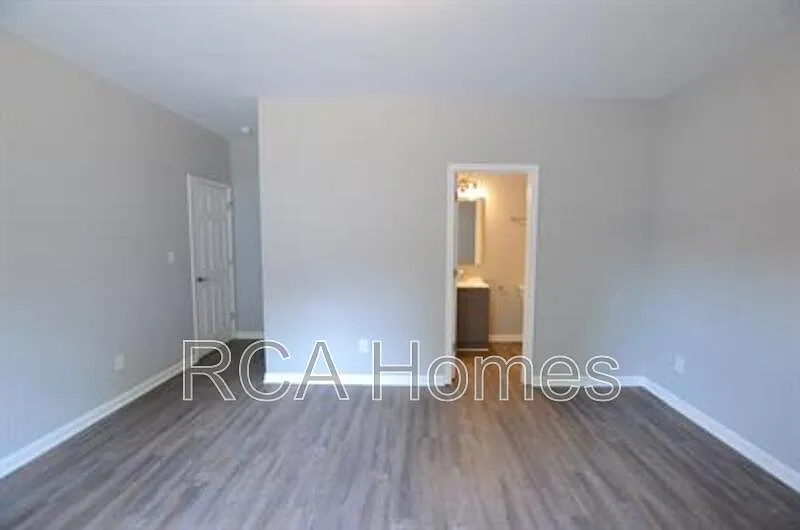 2 bed, 2.0 bath, 1179 sqft, $1,350 — Photo 4