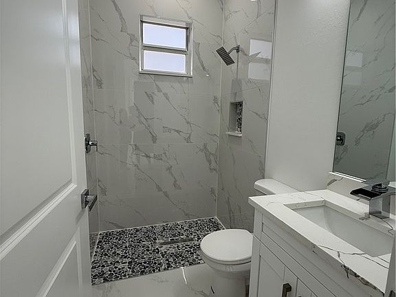 5th image of 350 Limerick Ave S
