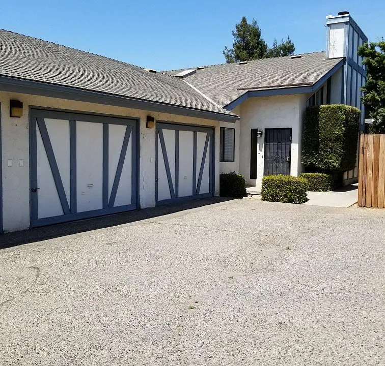 248 E El Paso Ave