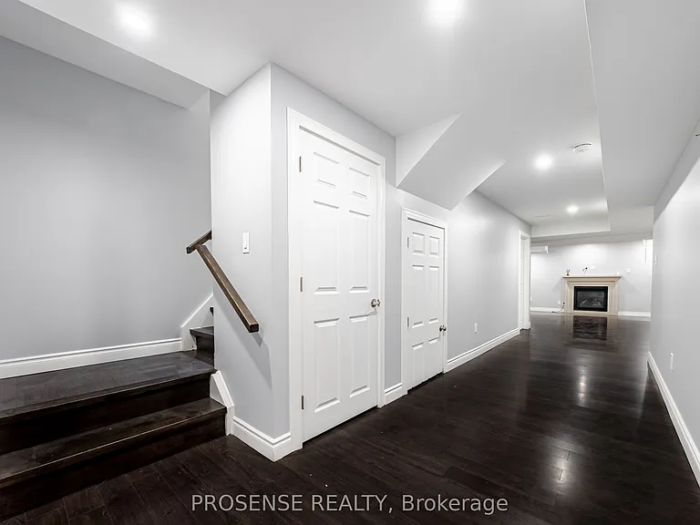 8 Macbean Cres — Photo 43