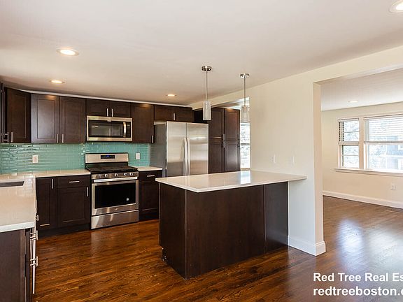 2nd image of 77 Rock Glen Rd