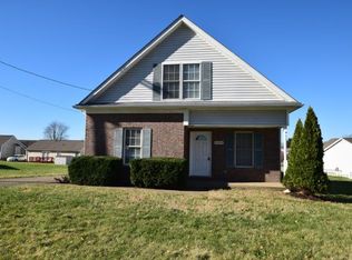 10008 Park Lake Dr, Louisville, KY 40229