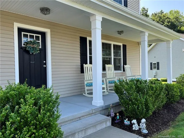 15 Old Village Circle, Windsor, CT 06095
