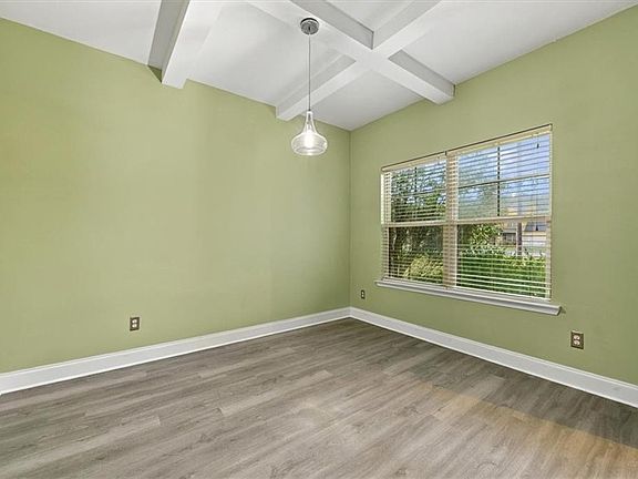 4th image of 8 Churchhill Dr