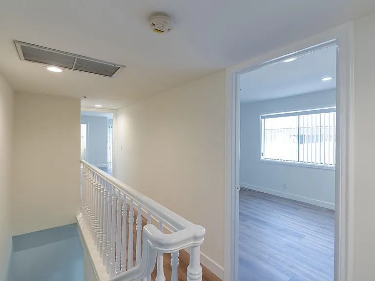 1760 N Alexandria Ave — Photo 13