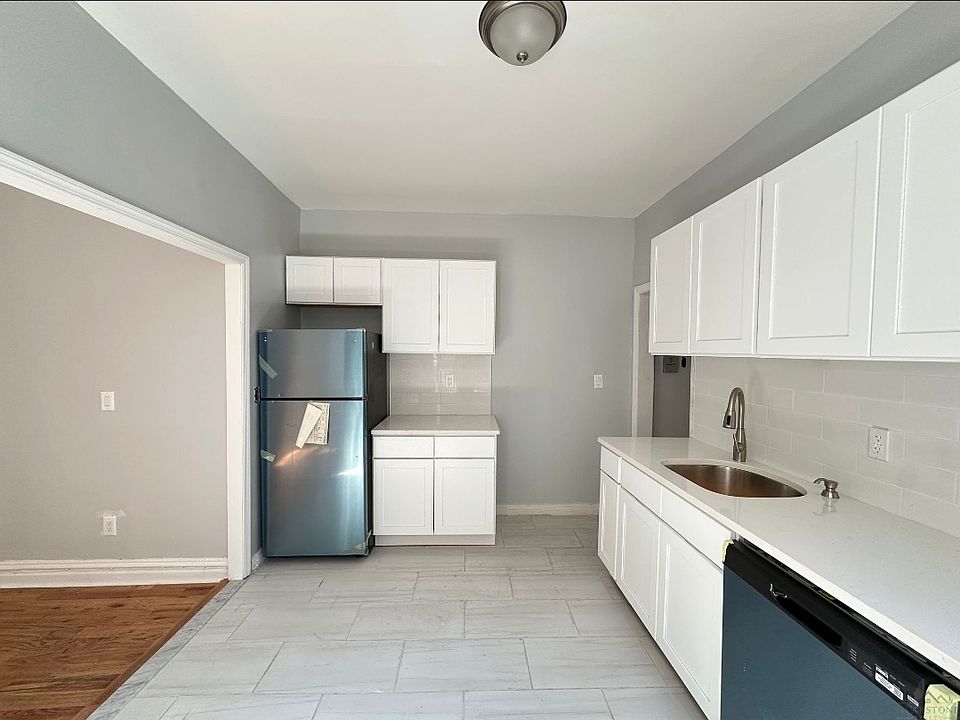 1st image of 462 Kennedy Blvd #24F