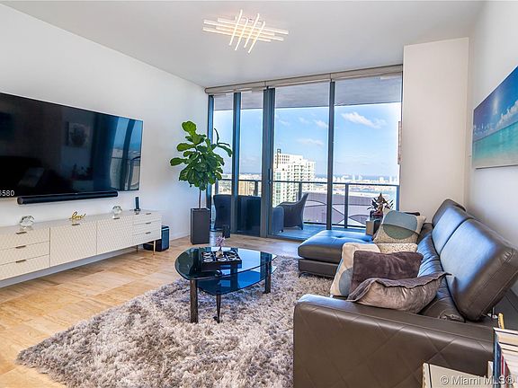 2nd image of 1000 Brickell Plz Penthouse 5503