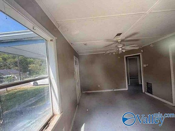 3rd image of 17 Hoadley St
