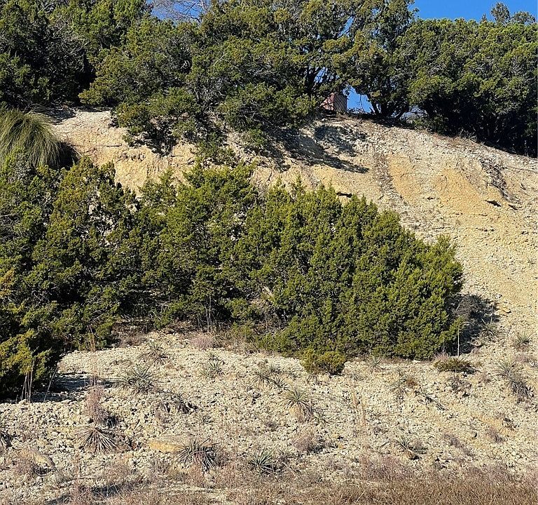 2nd image of 408 Arapaho Dr
