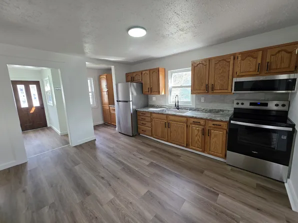 231 Tindolph Ave N, Thief River Falls, MN 56701