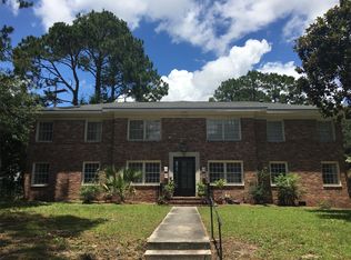 2 E 60th St APT 1, Savannah, GA 31405