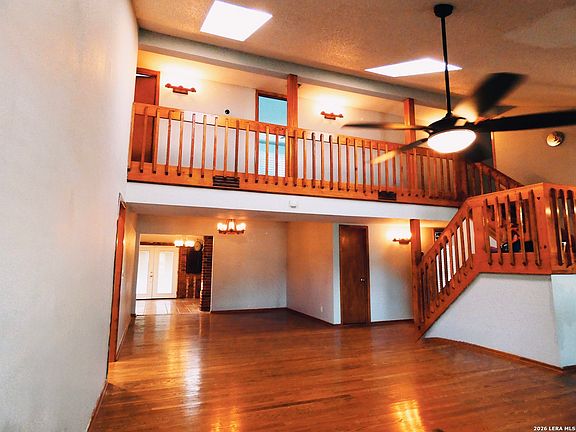 3rd image of 3623 Green Springs Dr