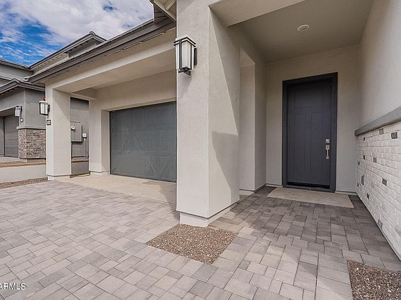 3rd image of 21352 W MEADOWBROOK Avenue