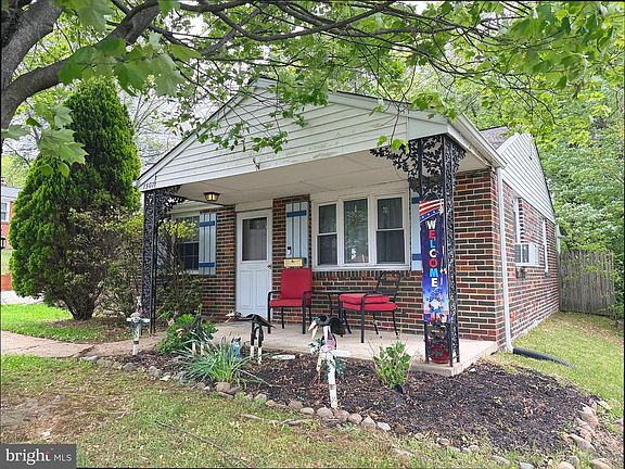 3rd image of 1507 Reservoir Ave