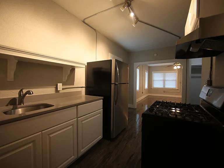 304 Palo Alto St #1 — Photo 6