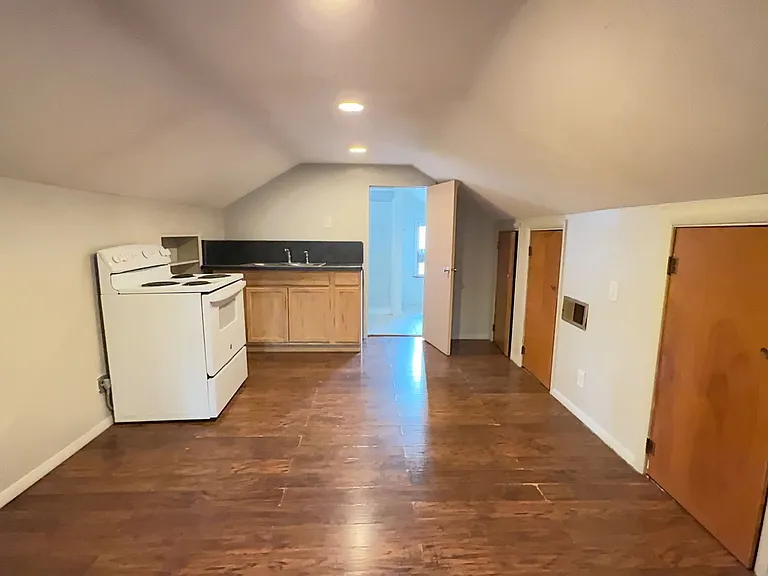 1413 W University Ave #13-B — Photo 3