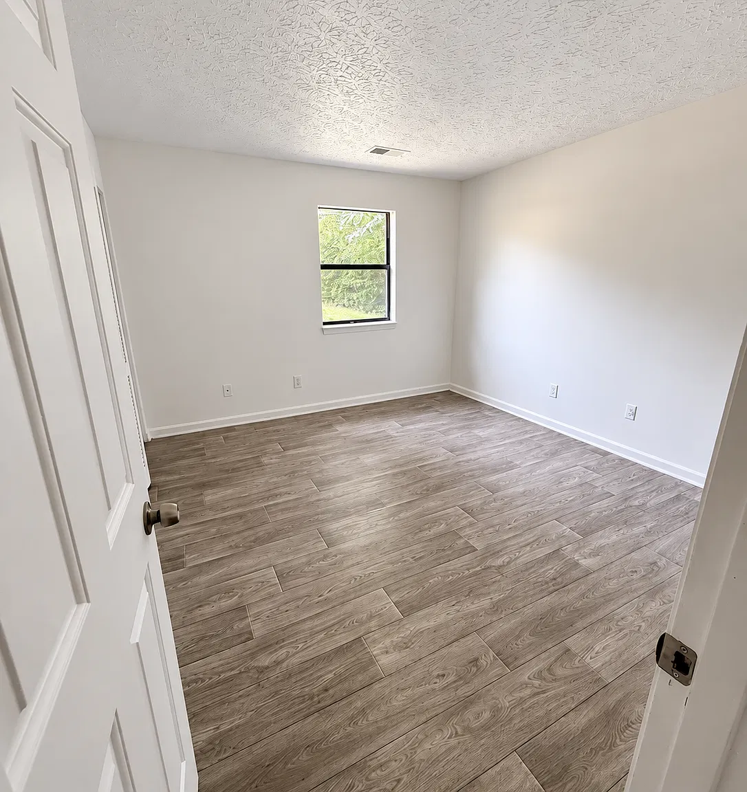 2 bed, 1200 sqft, $1,350 — Photo 4