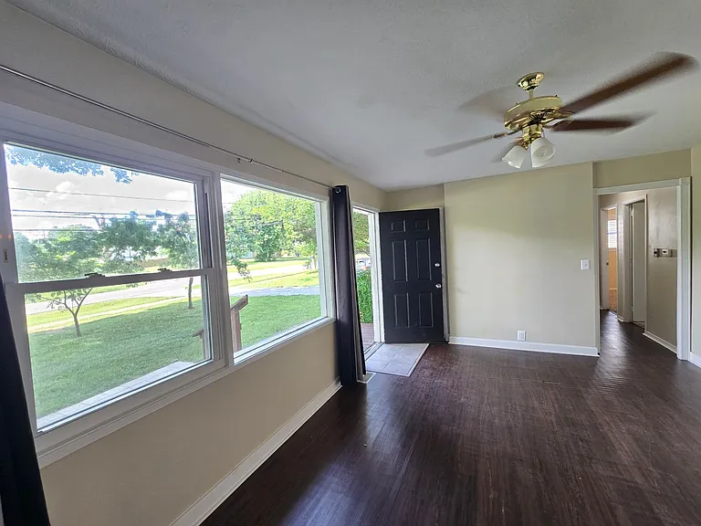 9809 Old Six Mile Ln — Photo 8