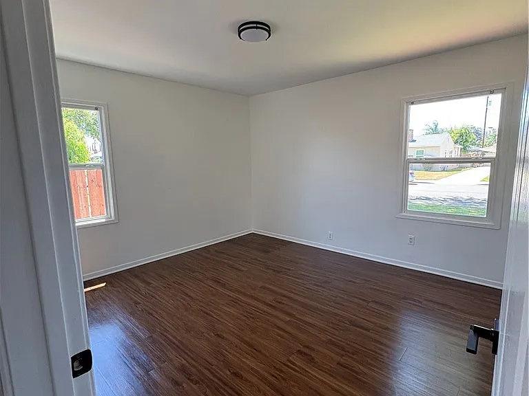1543 McComas St — Photo 9
