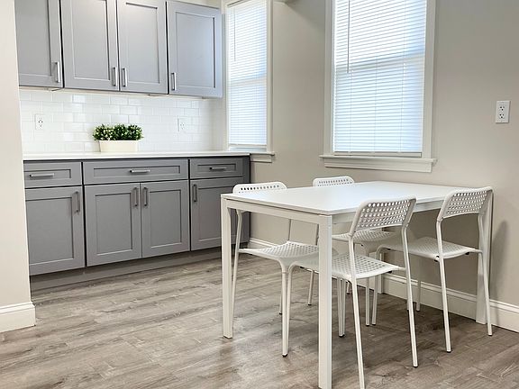 4th image of 518 Pleasant St #2