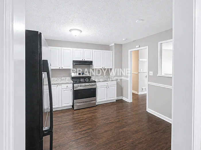 1044 Baker Ln — Photo 8