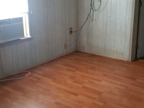 2nd image of 426 N Santa Fe St