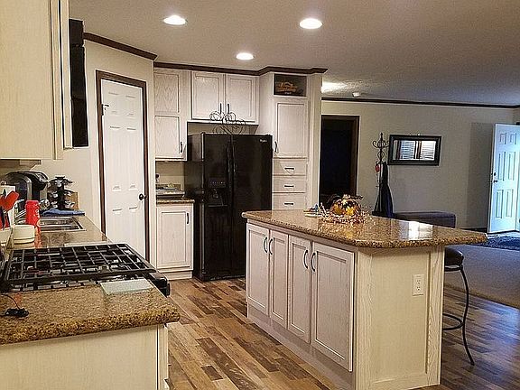 3rd image of 128 Fawn Dr