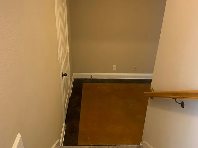 1303 Halcyon Pl — Photo 3