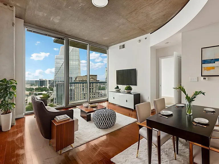 3324 Peachtree Rd NE #2304 — Photo 3