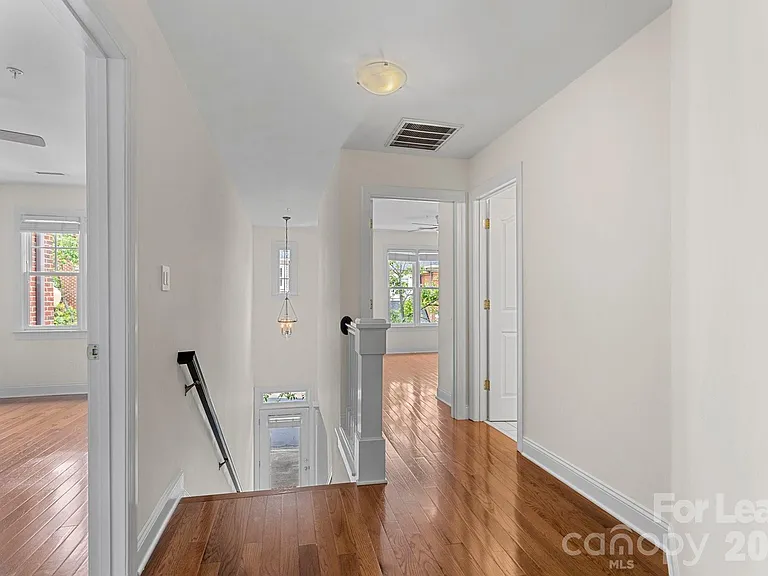 1192 Hampton Gardens Ln — Photo 19