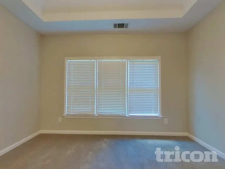 1060 Middlebrooke Dr — Photo 8