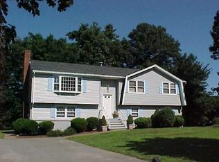 8 Tomahawk Dr, Wilmington, MA 01887