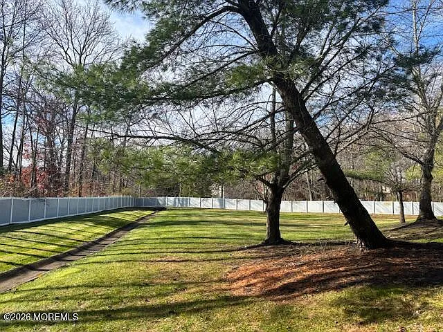 116 Wellington Ct — Photo 18