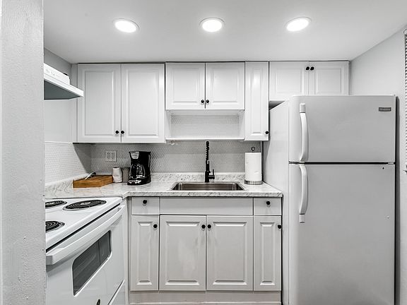 5th image of 3700 NW 58th Ave APT 10