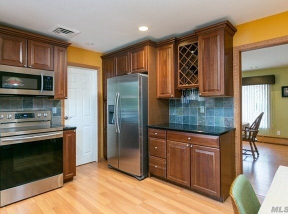 5th image of 18 Taylor St