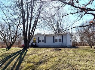 392 W Shirley Ln, Richview, IL 62877