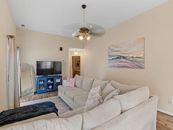 2nd image of 2521 Lake Point