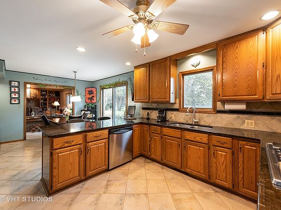 4th image of 702 Galway Dr