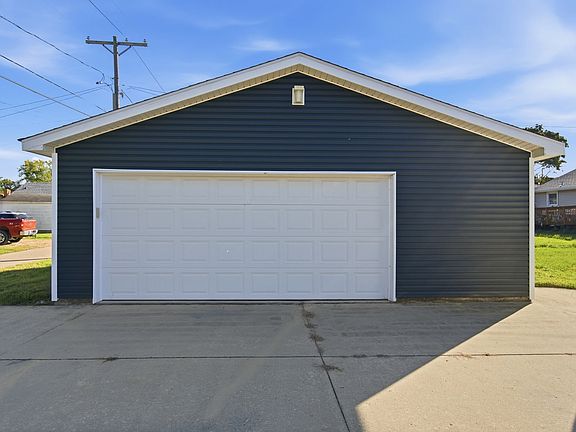 5th image of 1252 S 8th Ave