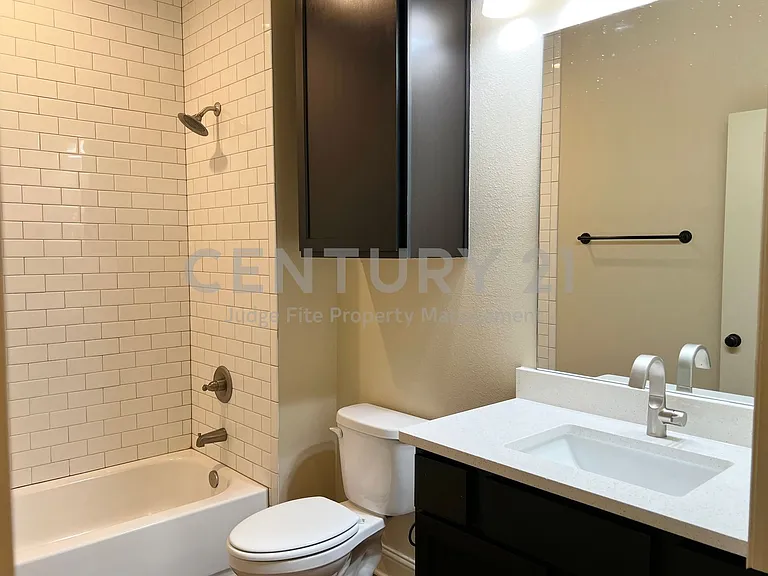1312 W Jefferson St #5 — Photo 7