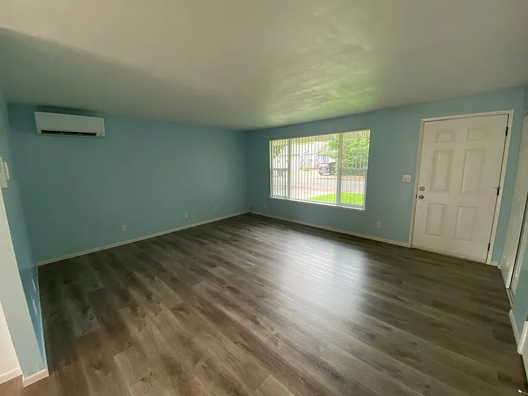2195 Dakota St — Photo 6